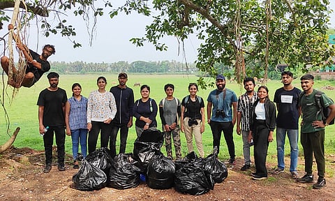 Collecting waste on the International Day for Biological Diversity 